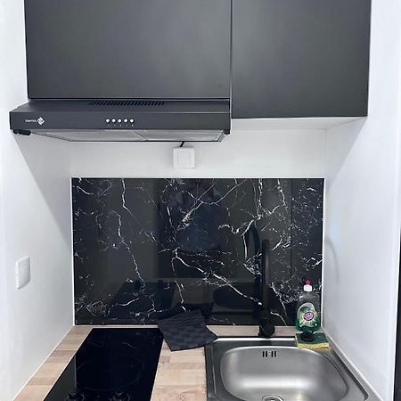 Le Madeleine - Cosy & Renove - Face Tram Apartment Orleans Ngoại thất bức ảnh