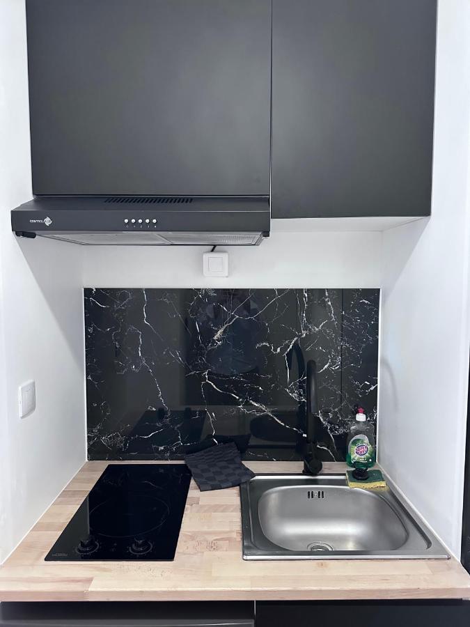 Le Madeleine - Cosy & Renove - Face Tram Apartment Orleans Ngoại thất bức ảnh